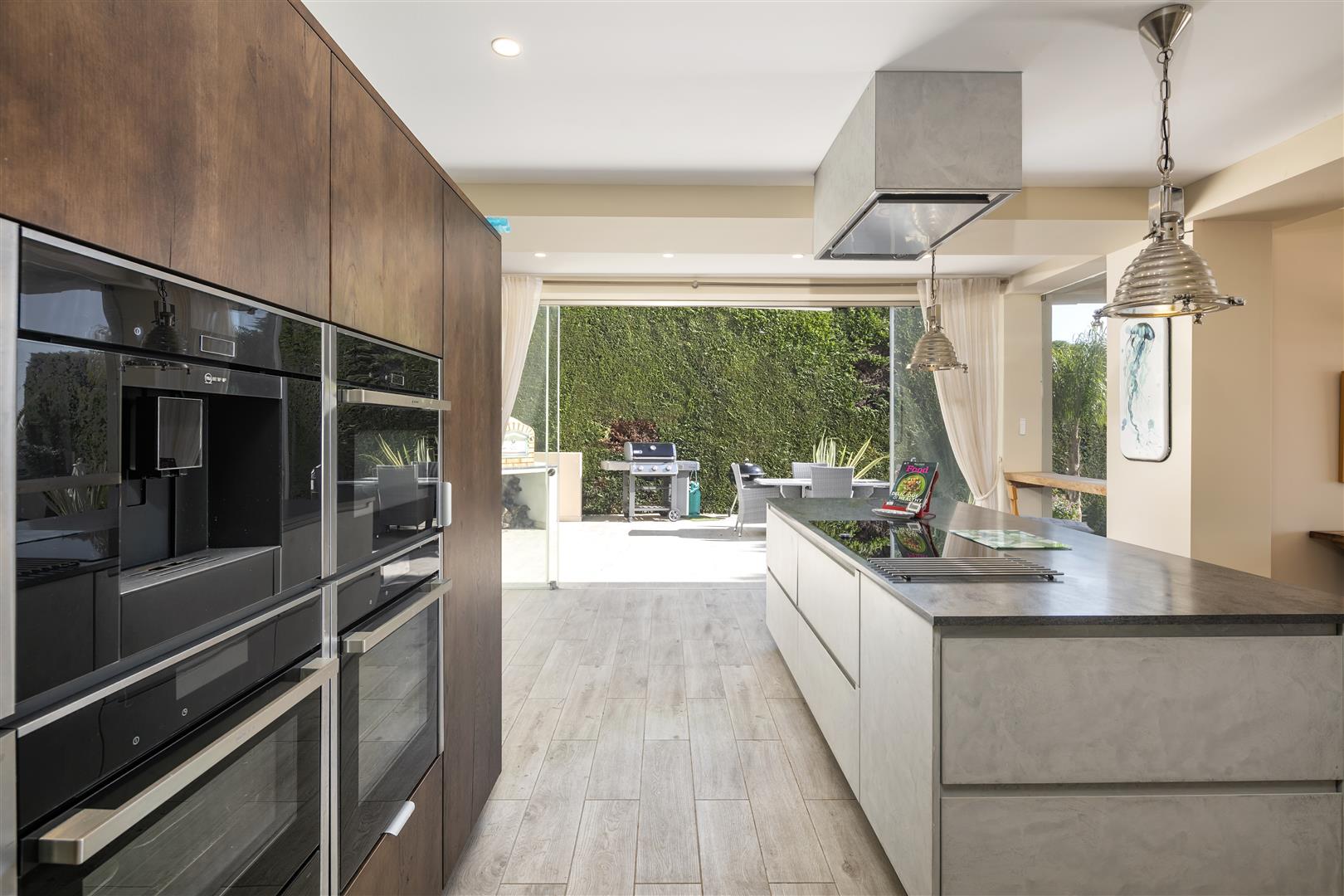 Praia da Luz, Algarve Sadler's Property